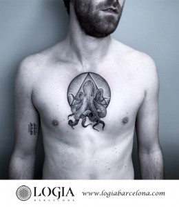 tatuaje-pecho-pulpo-Logia-Barcelona-Dasly   